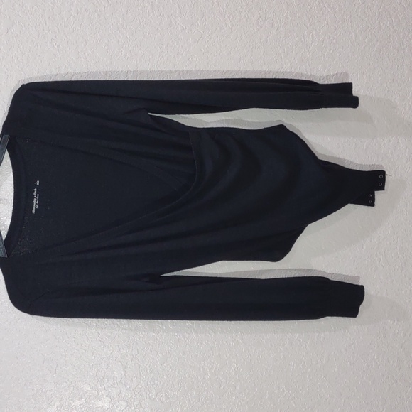 ABERCROMBIE & FITCH TOP. - Picture 3 of 11